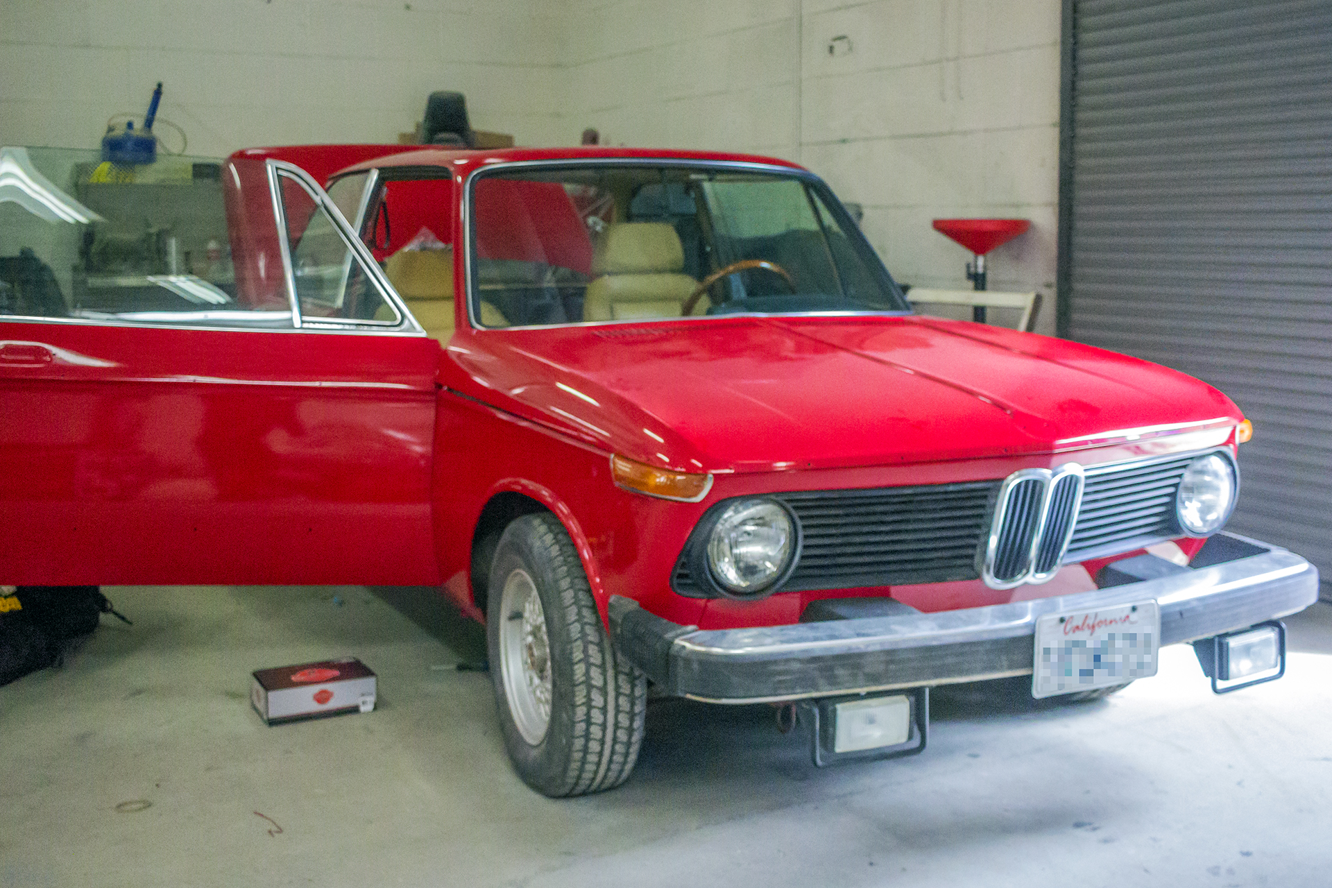 1975 日本正規BMW2002 tii 純正日本バンドラジオ 1975 BMW 2002 | Beverly Hills Car Club